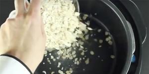 Как приготовить геркулесовую кашу в мультиварке по пошаговому рецепту с фото